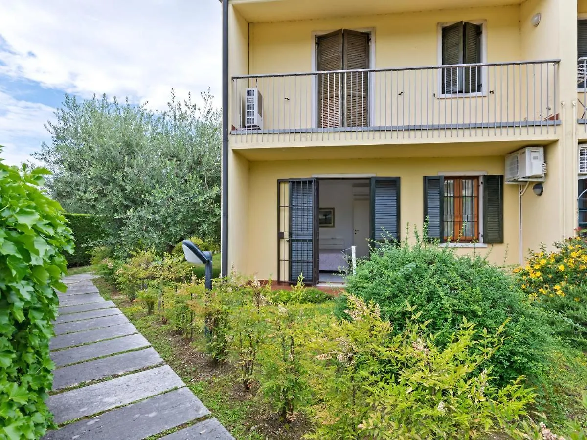 Welcoming Holiday Home In Lazise With Swimming Pool