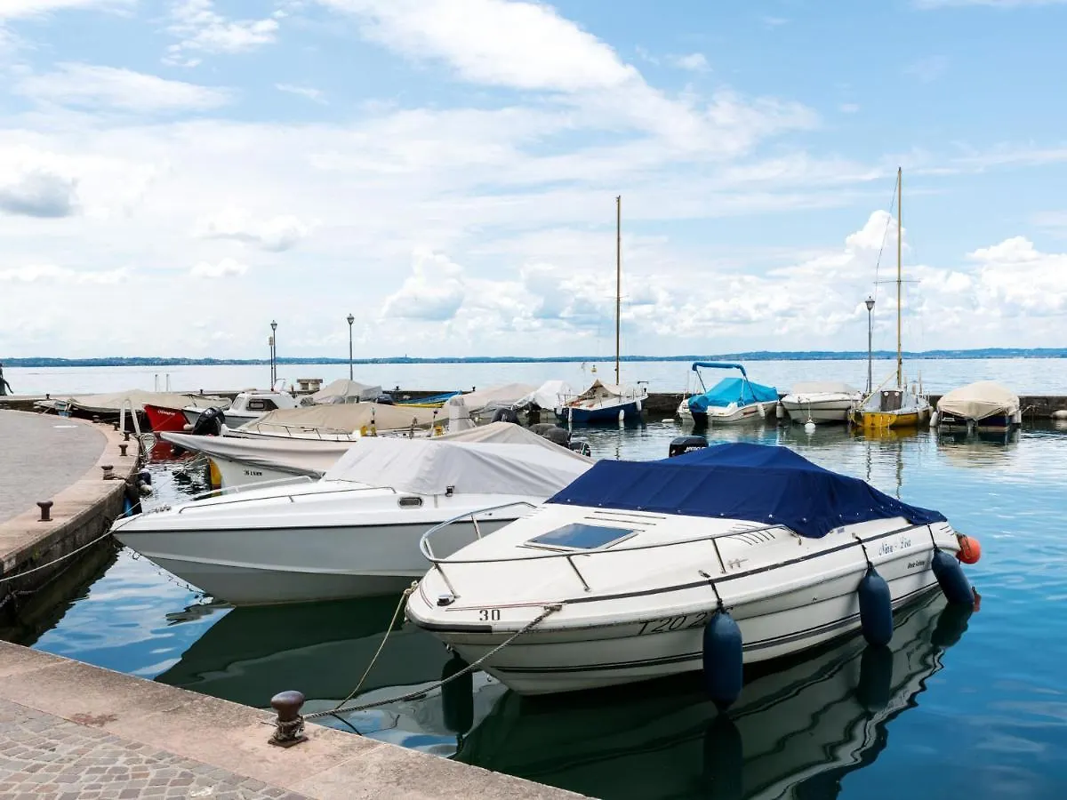 Welcoming Holiday Home In Lazise With Swimming Pool