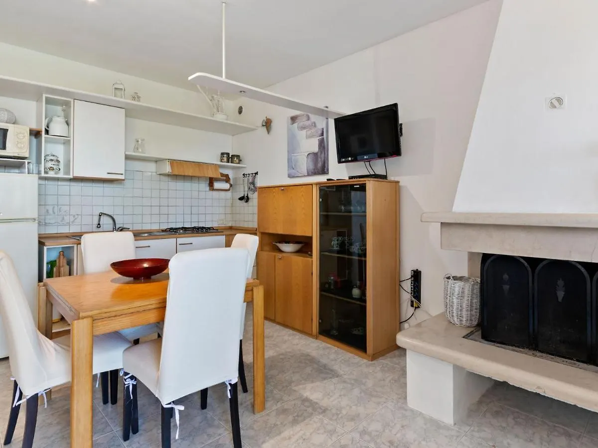 Welcoming Holiday Home In Lazise With Swimming Pool