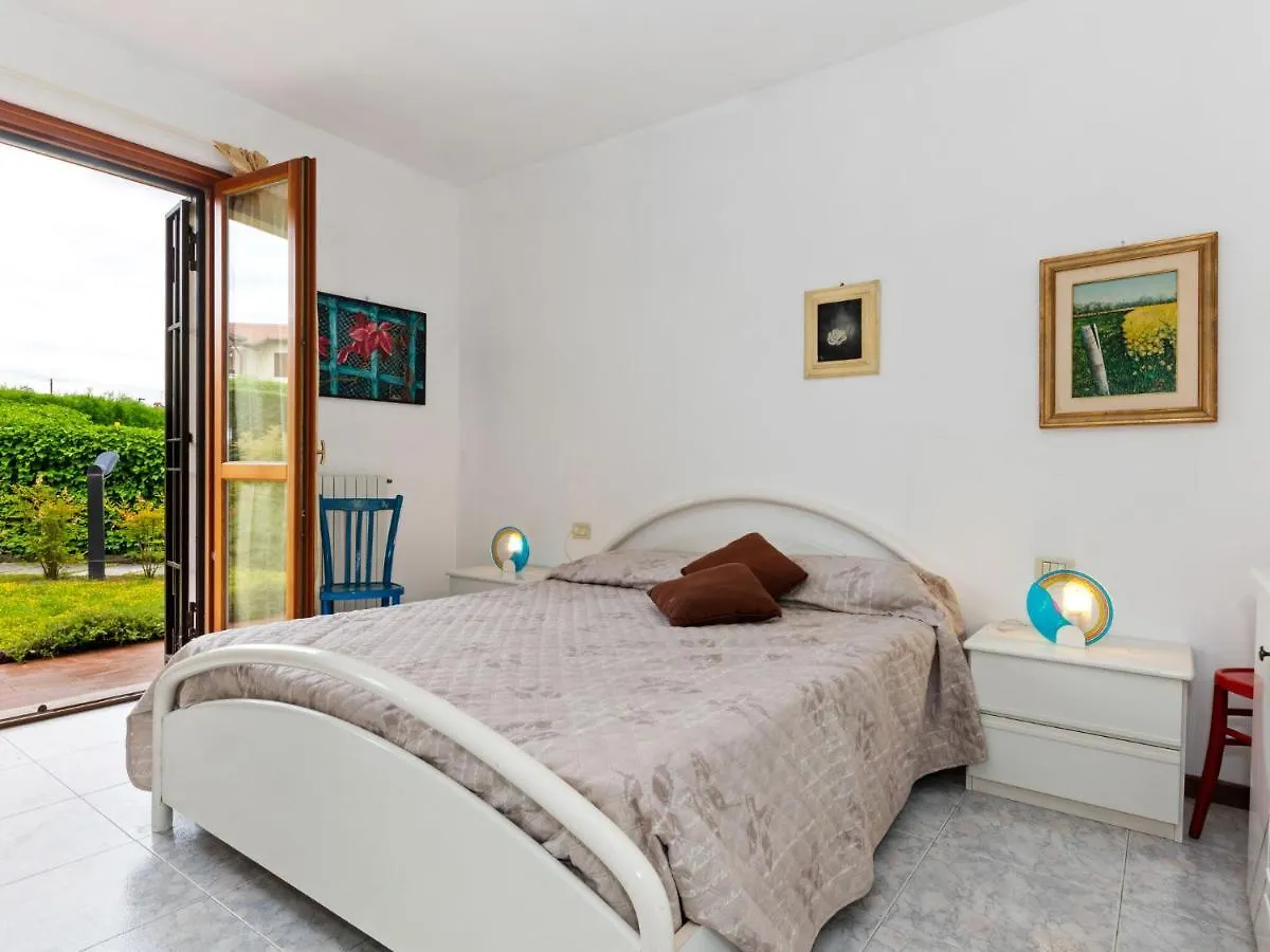 Welcoming Holiday Home In Lazise With Swimming Pool