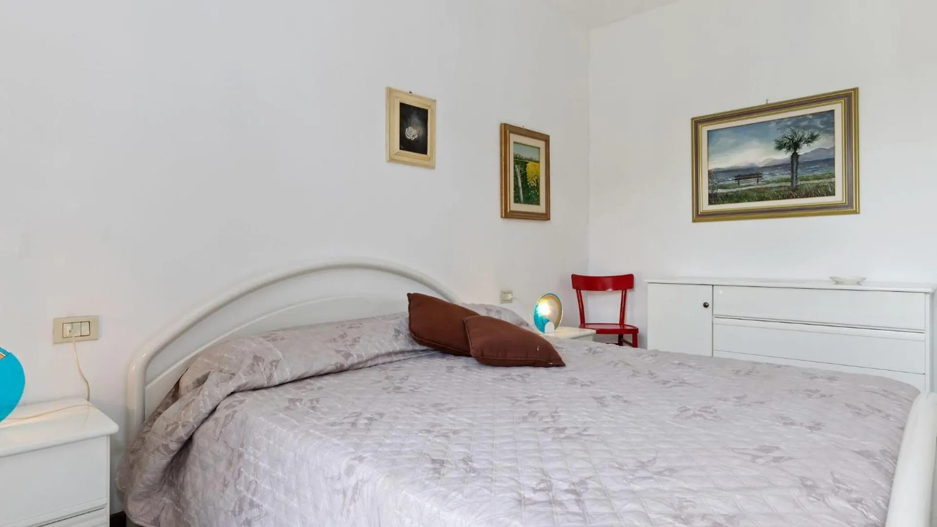 Welcoming Holiday Home In Lazise With Swimming Pool Italy