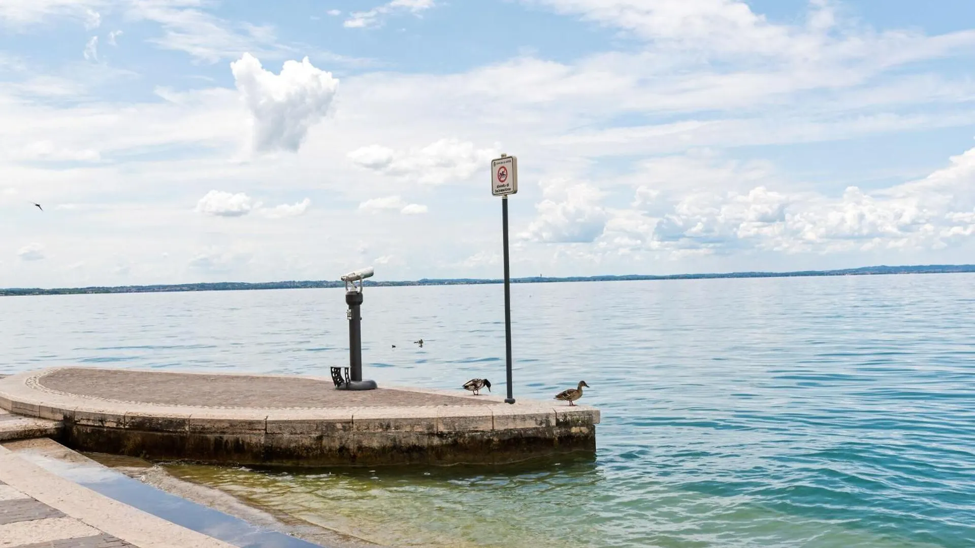 Welcoming Holiday Home In Lazise With Swimming Pool