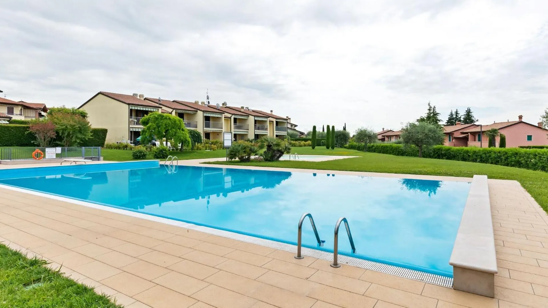Welcoming Holiday Home In Lazise With Swimming Pool