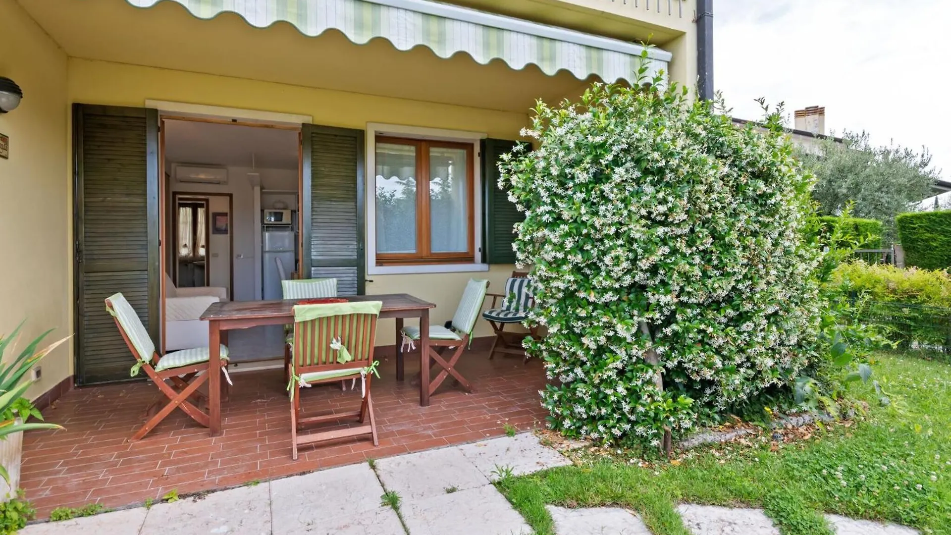 Welcoming Holiday Home In Lazise With Swimming Pool
